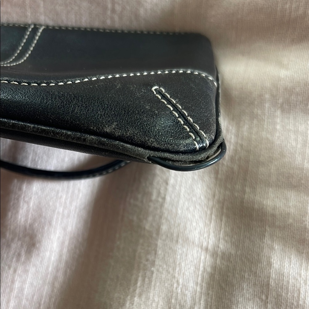 Luxury Coach Black Leather Clutch with Contrast Stitching - Picture 6 of 7